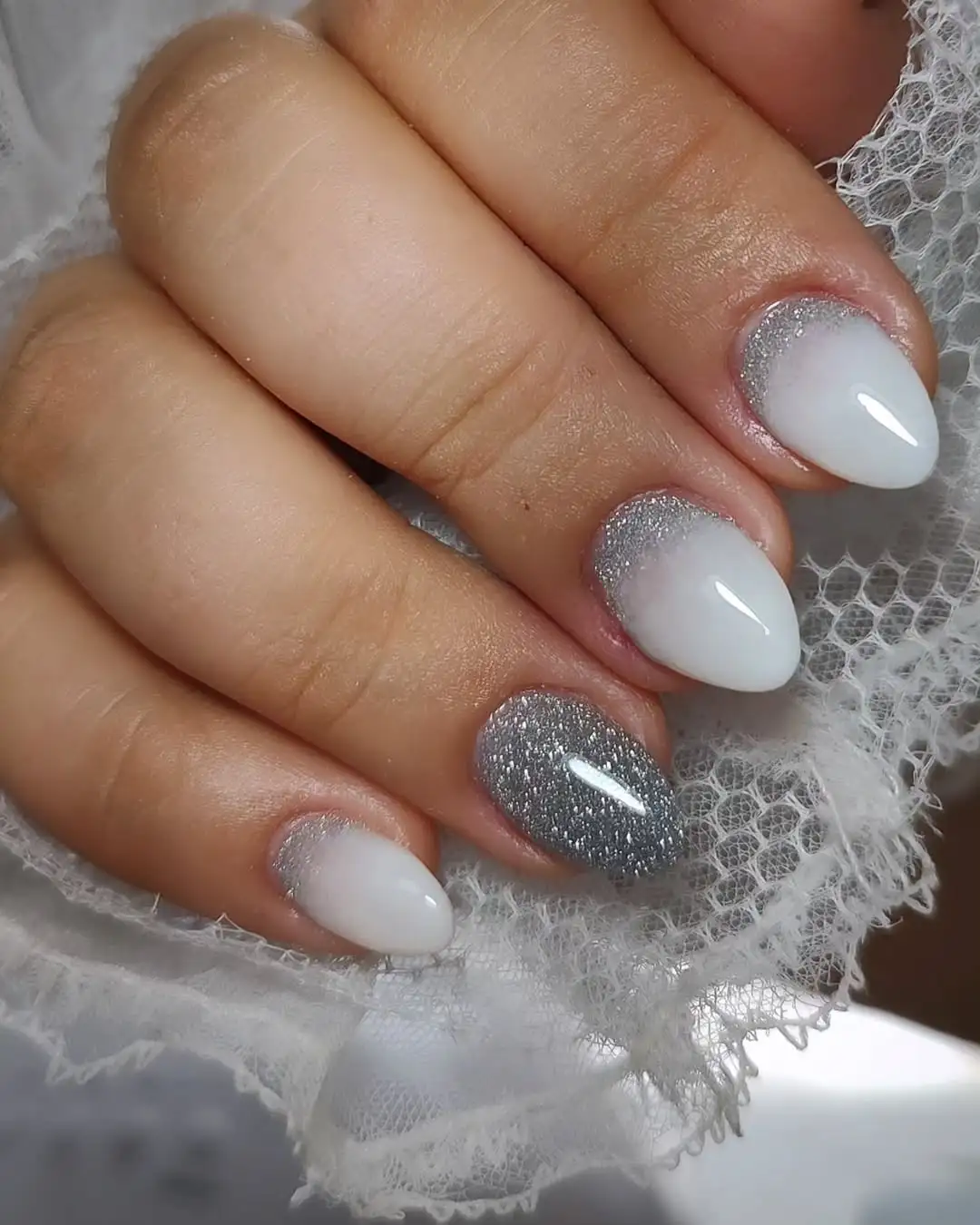 Esmaltação estilizada e blindagem de unhas